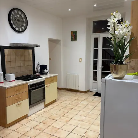 Beautiful, Fully Renovated *