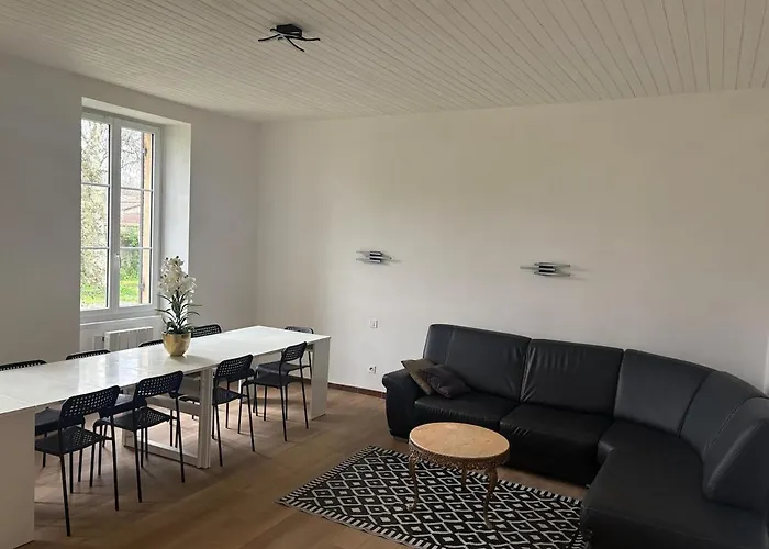 度假居 Beautiful, Fully Renovated