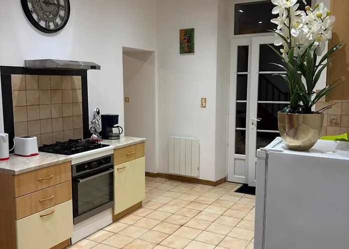 Beautiful, Fully Renovated *