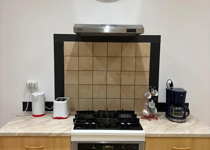 Beautiful, Fully Renovated