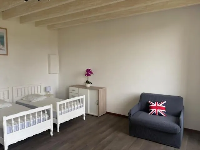 Beautiful, Fully Renovated Gauriac