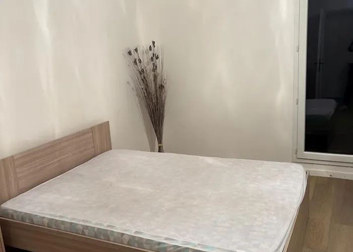 Beautiful, Fully Renovated *